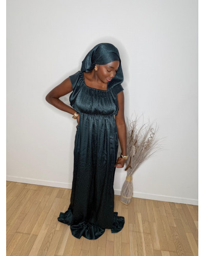 Robe longue en satin avec foulard assorti